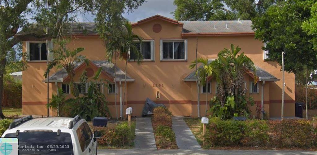 North Miami Beach, FL 33160,2261 NE 171st St #4