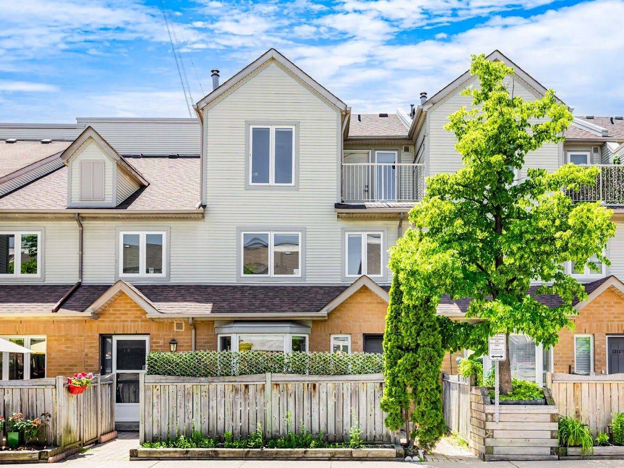 Mississauga, ON L5E 3J3,1211 Parkwest PL #13