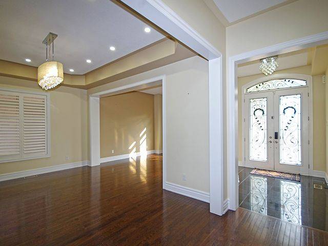 Brampton, ON L6X 0Y1,15 Interlacken DR