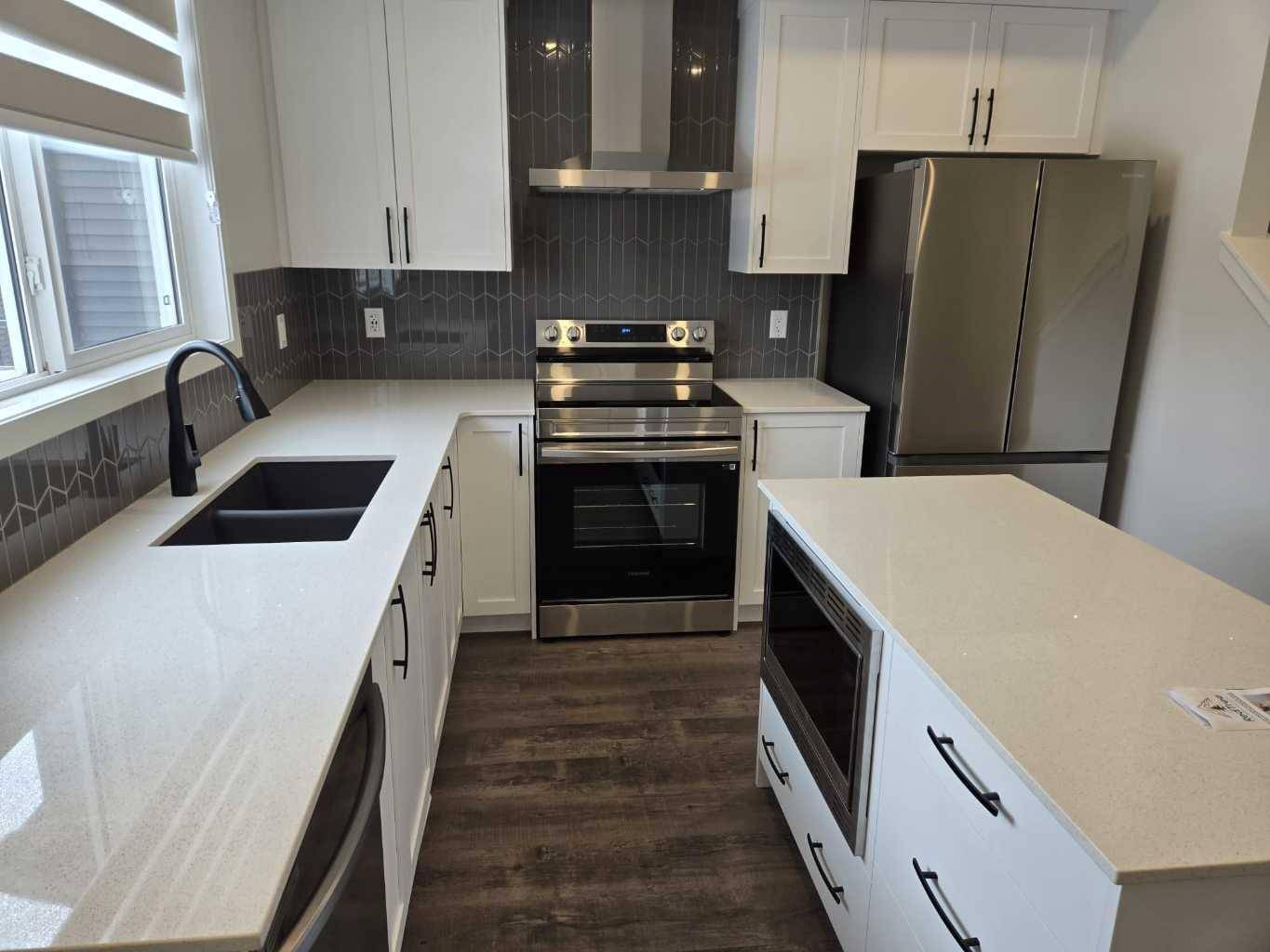 Calgary, AB T3R 2C4,90 Aquila DR NW