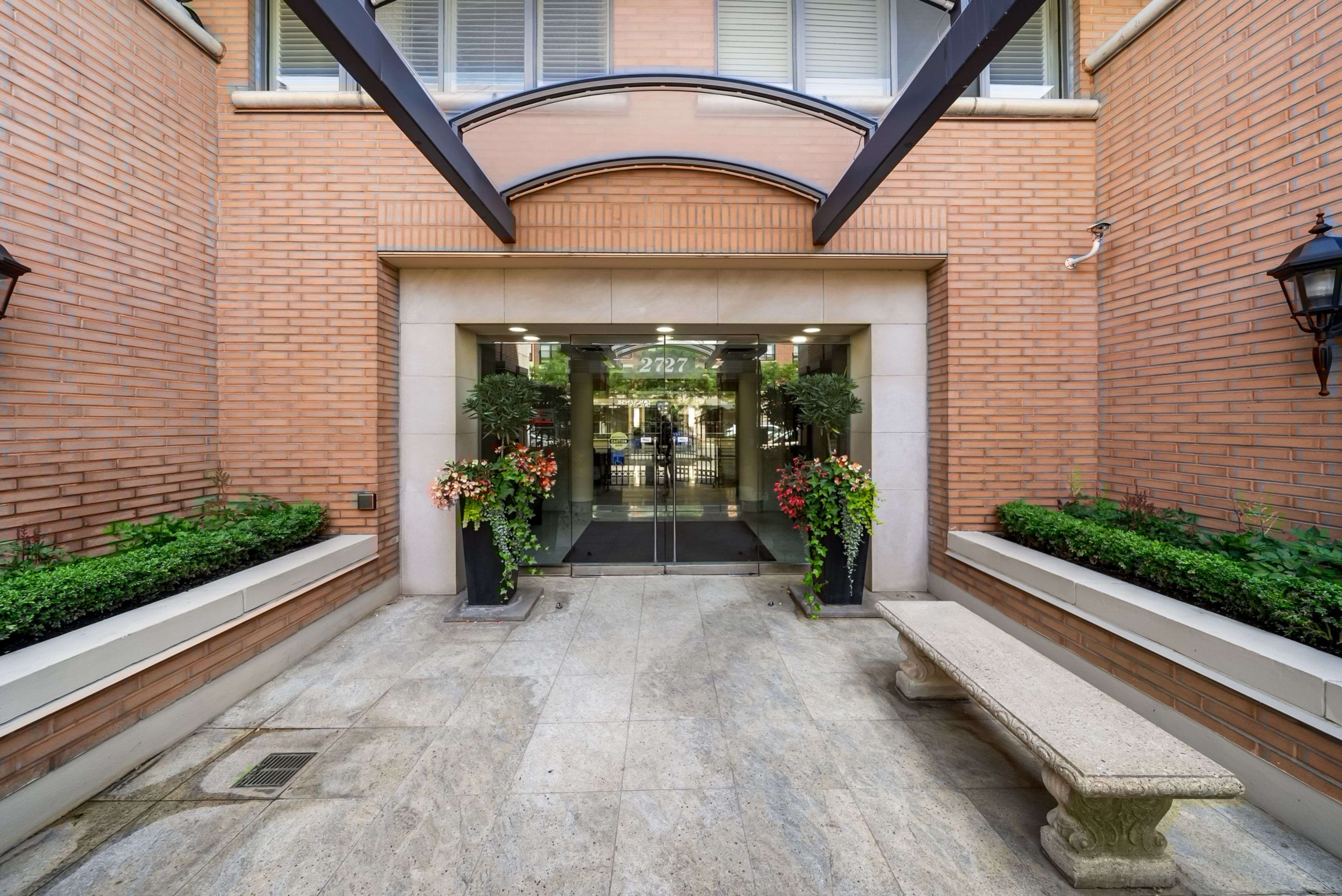 Toronto C04, ON M4N 3R6,2727 Yonge ST #308