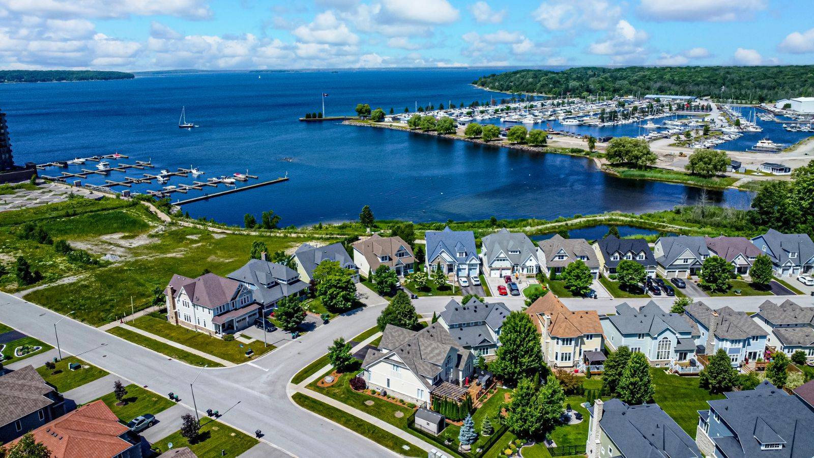 Midland, ON L4R 0B4,9 Riverwalk PL