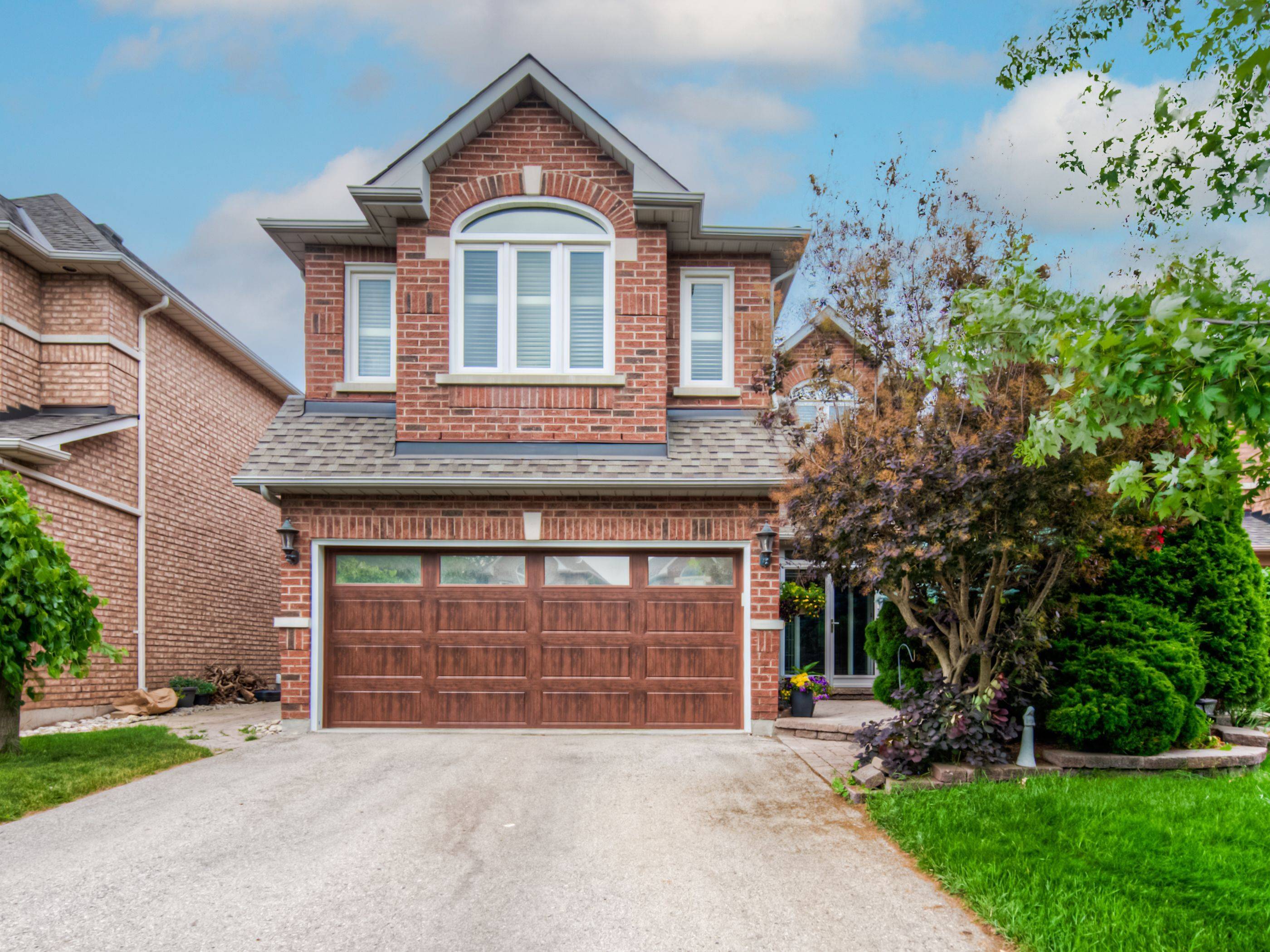 Oakville, ON L6M 3G7,2229 GLENFIELD RD