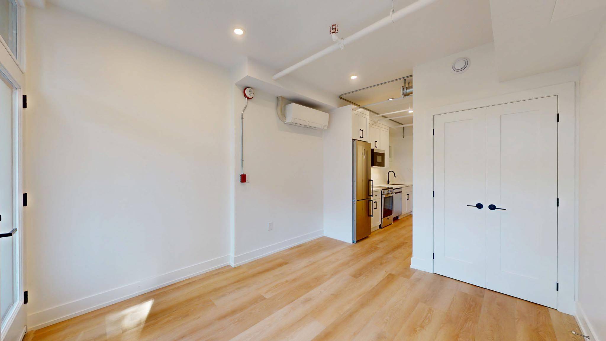 Toronto W02, ON M6S 2C6,656 Annette ST #102