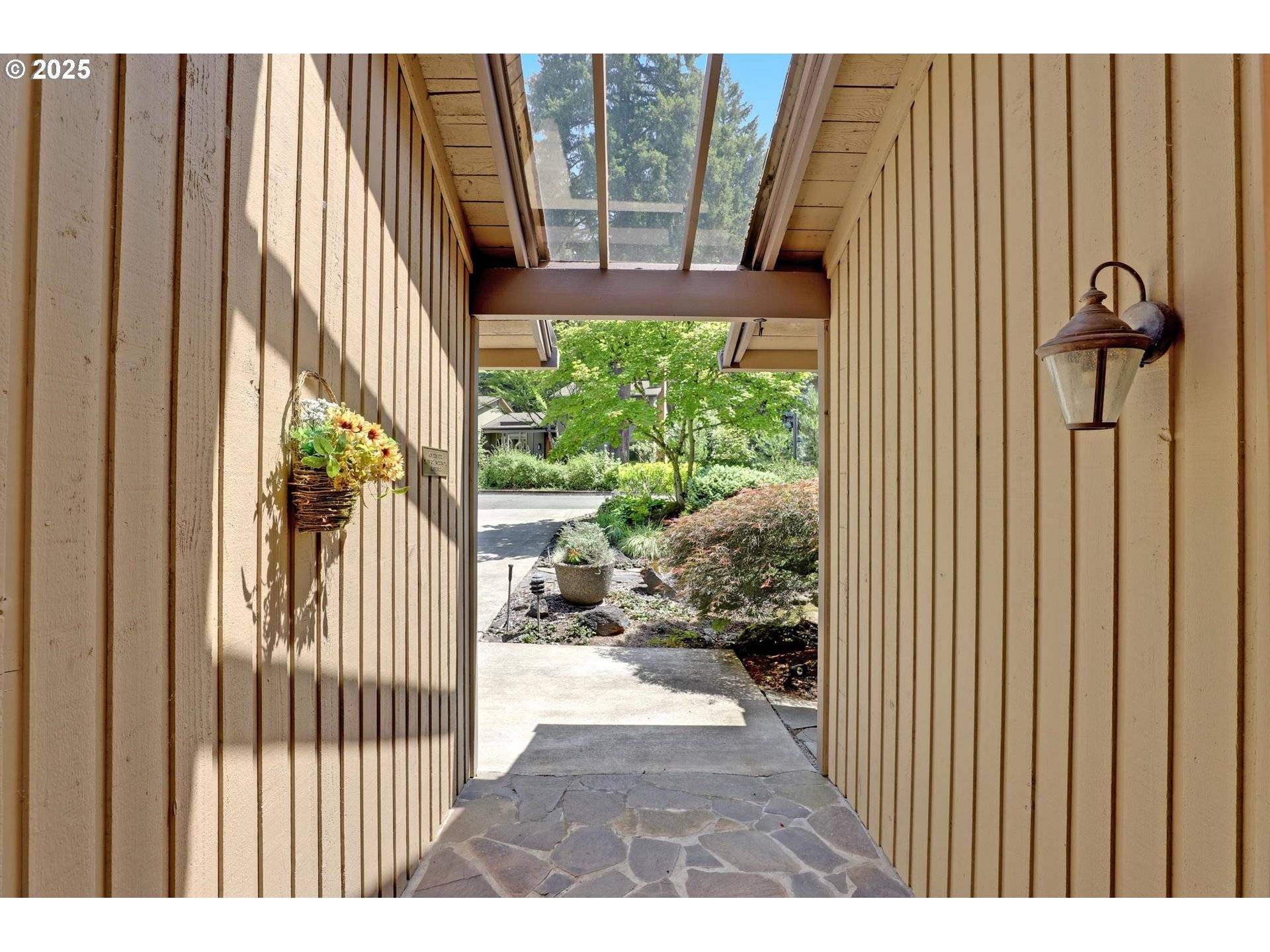 Lake Oswego, OR 97035,128 DEL PRADO ST