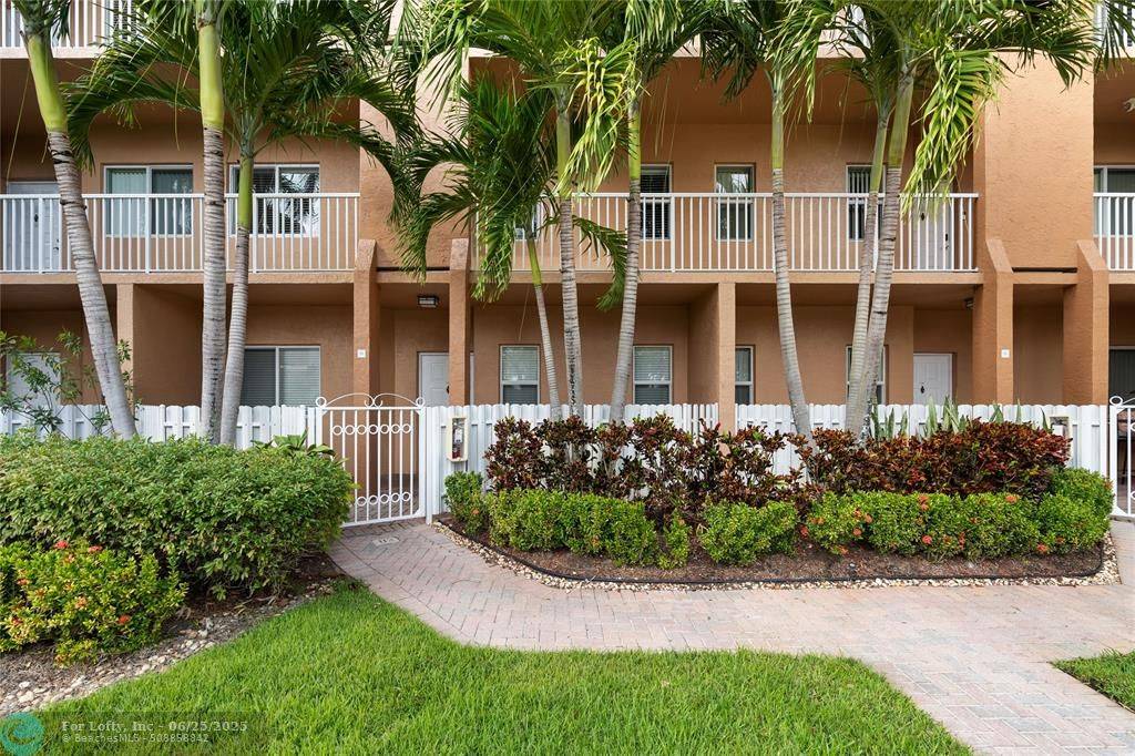 Tamarac, FL 33321,7715 Yardley Dr  #113