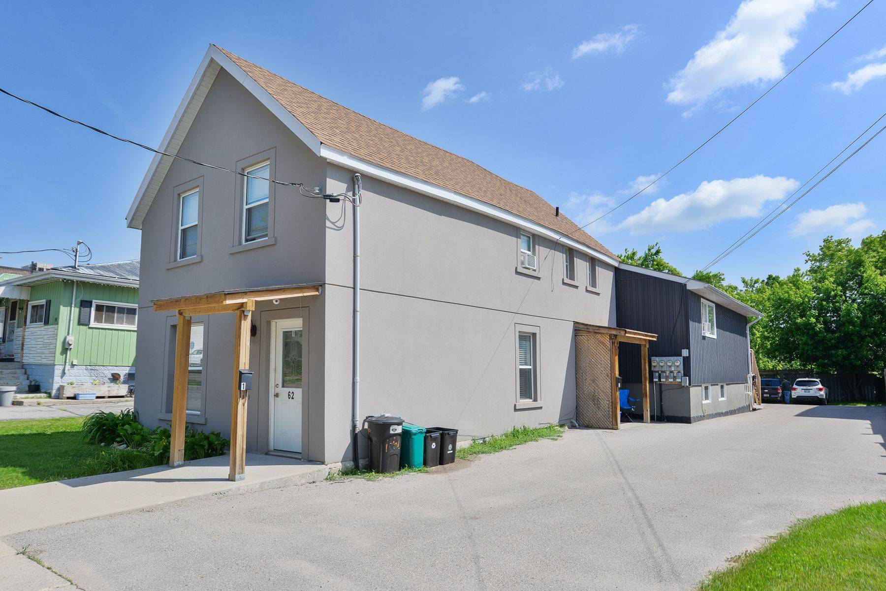 Orillia, ON L3V 5P2,62 Dunlop ST