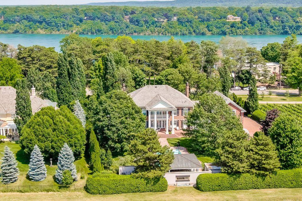 Niagara-on-the-lake, ON L0S 1J0,14842 NIAGARA RIVER Pkwy