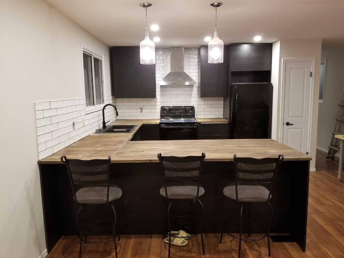 Calgary, AB T3B1V3,7420 36 AVE NW