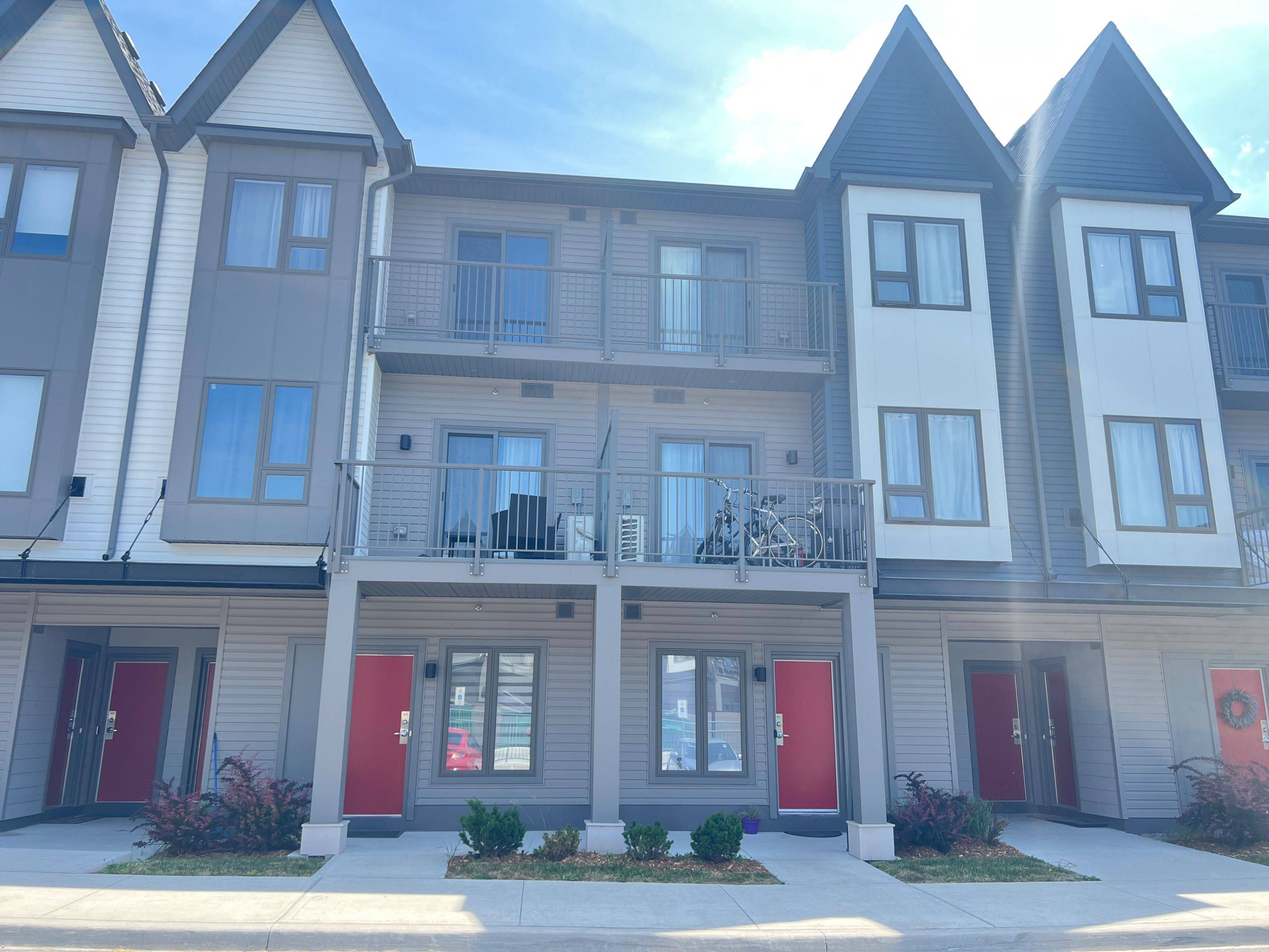 Pickering, ON L1X 0L6,2635 William Jackson DR #810