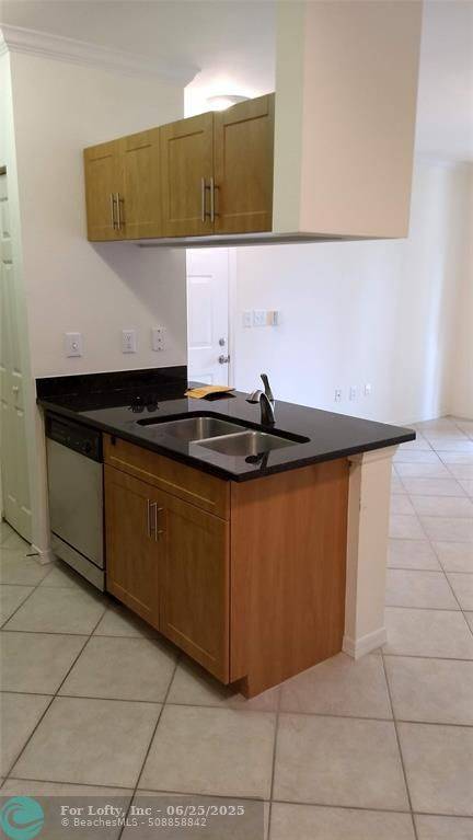 West Palm Beach, FL 33411,6386 Emerald Dunes Dr  #207