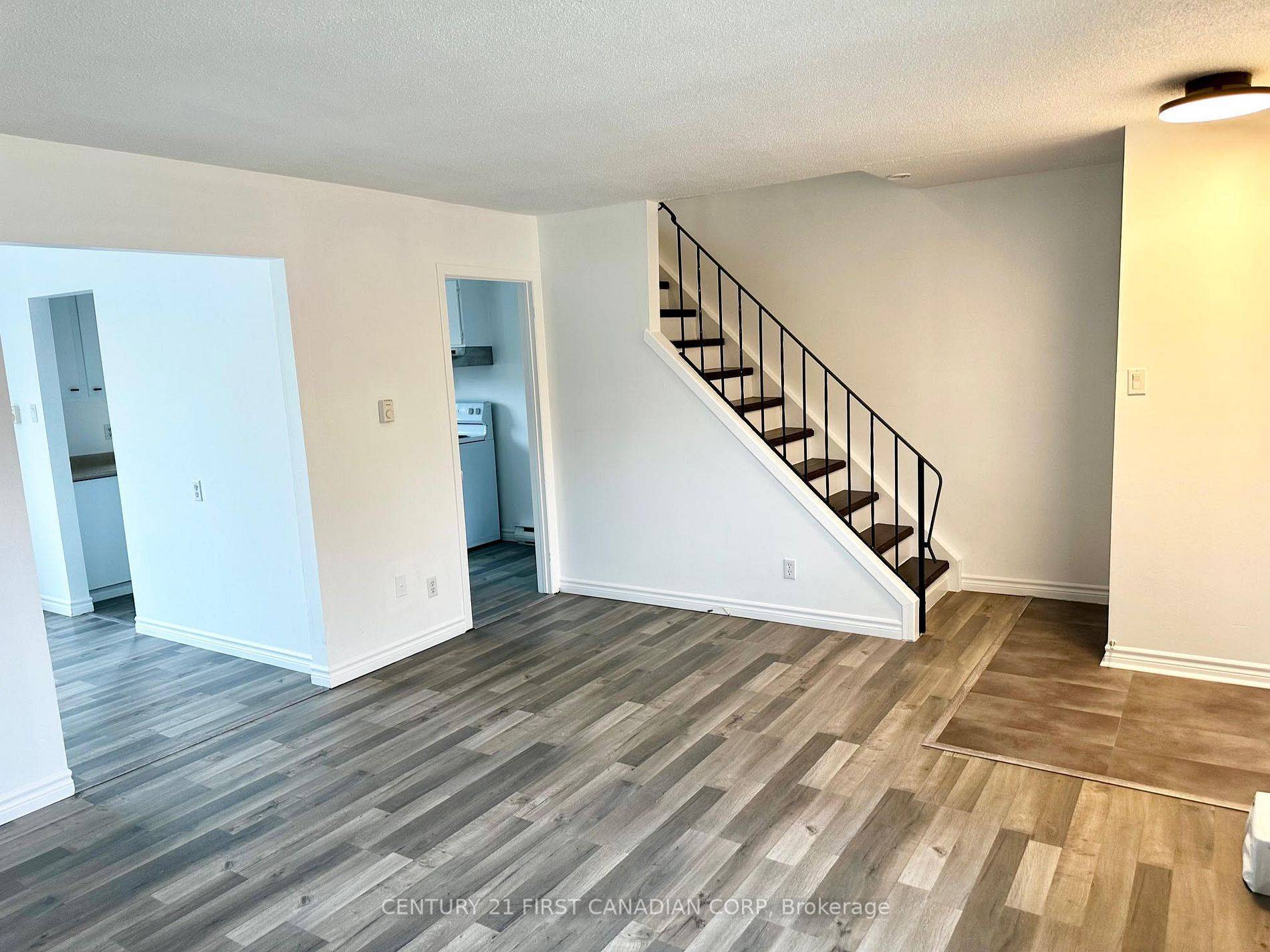 London South, ON N6K 2S3,403 Griffith ST