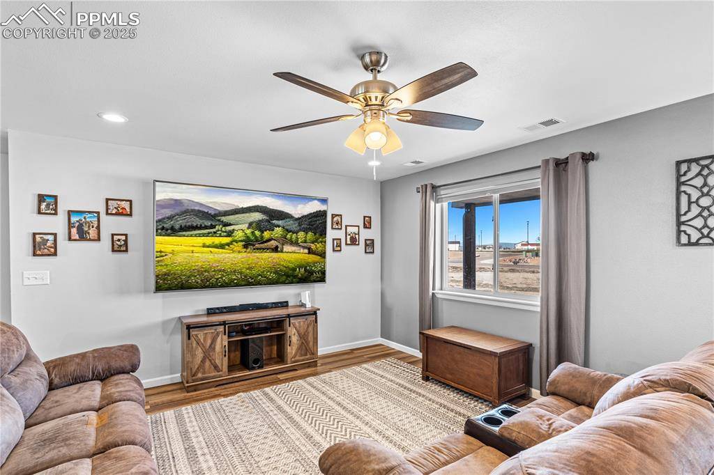 Pueblo, CO 81007,592 E Earl DR