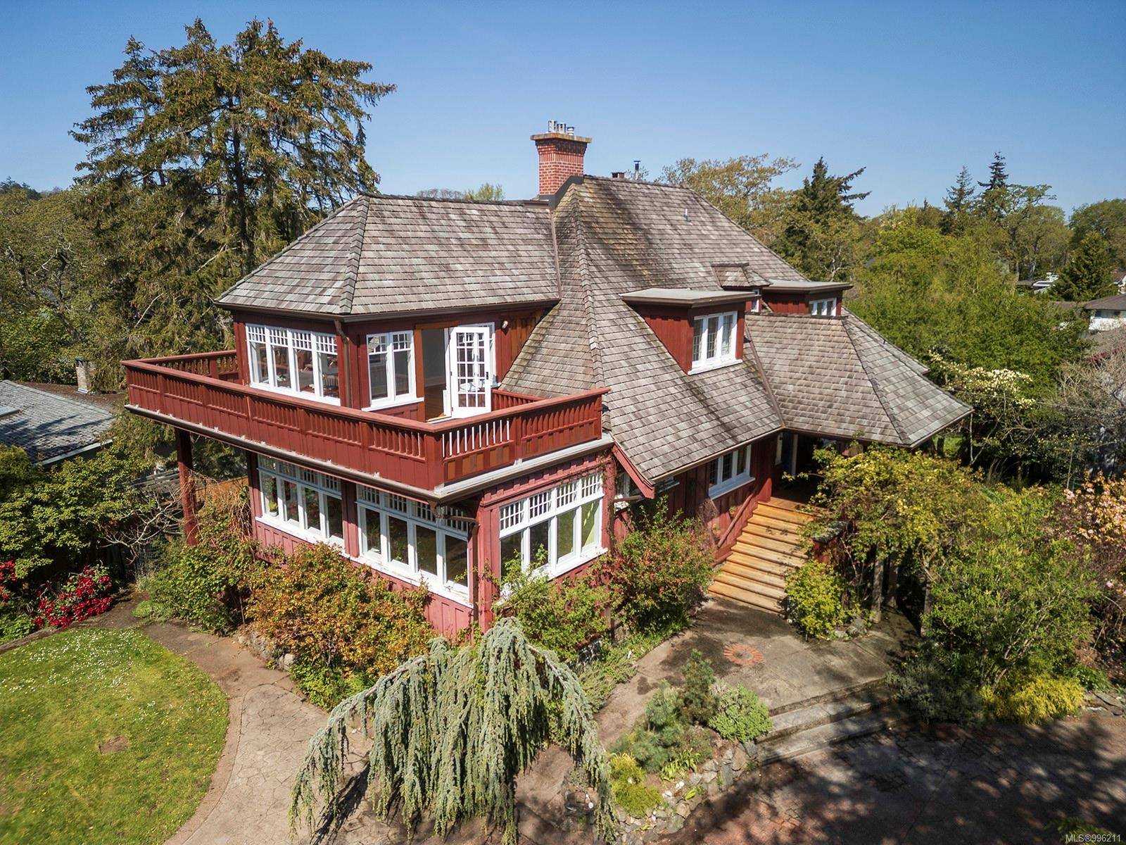 Oak Bay, BC V8S 4H8,934 A Foul Bay Rd