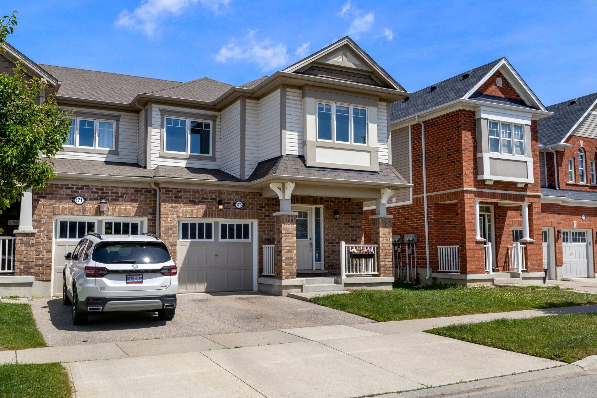 Kitchener, ON N2R 0J3,173 West Oak TRL