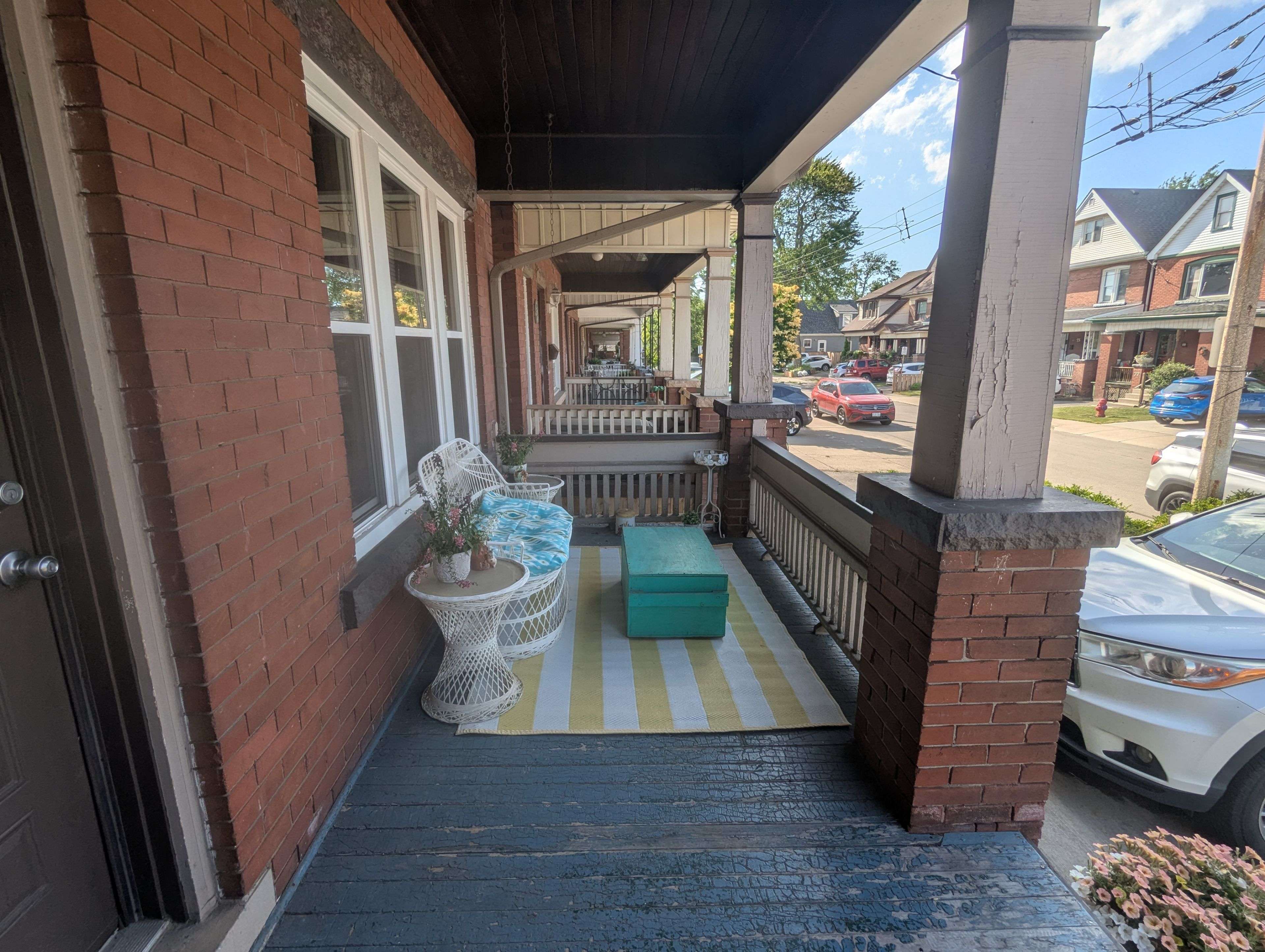 Hamilton, ON L8L 2L7,84 Somerset AVE