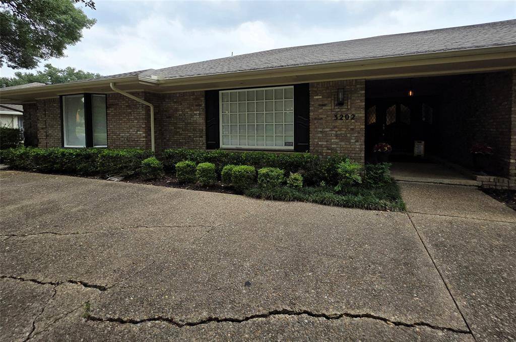 Fort Worth, TX 76109,3202 Overton Park Drive W