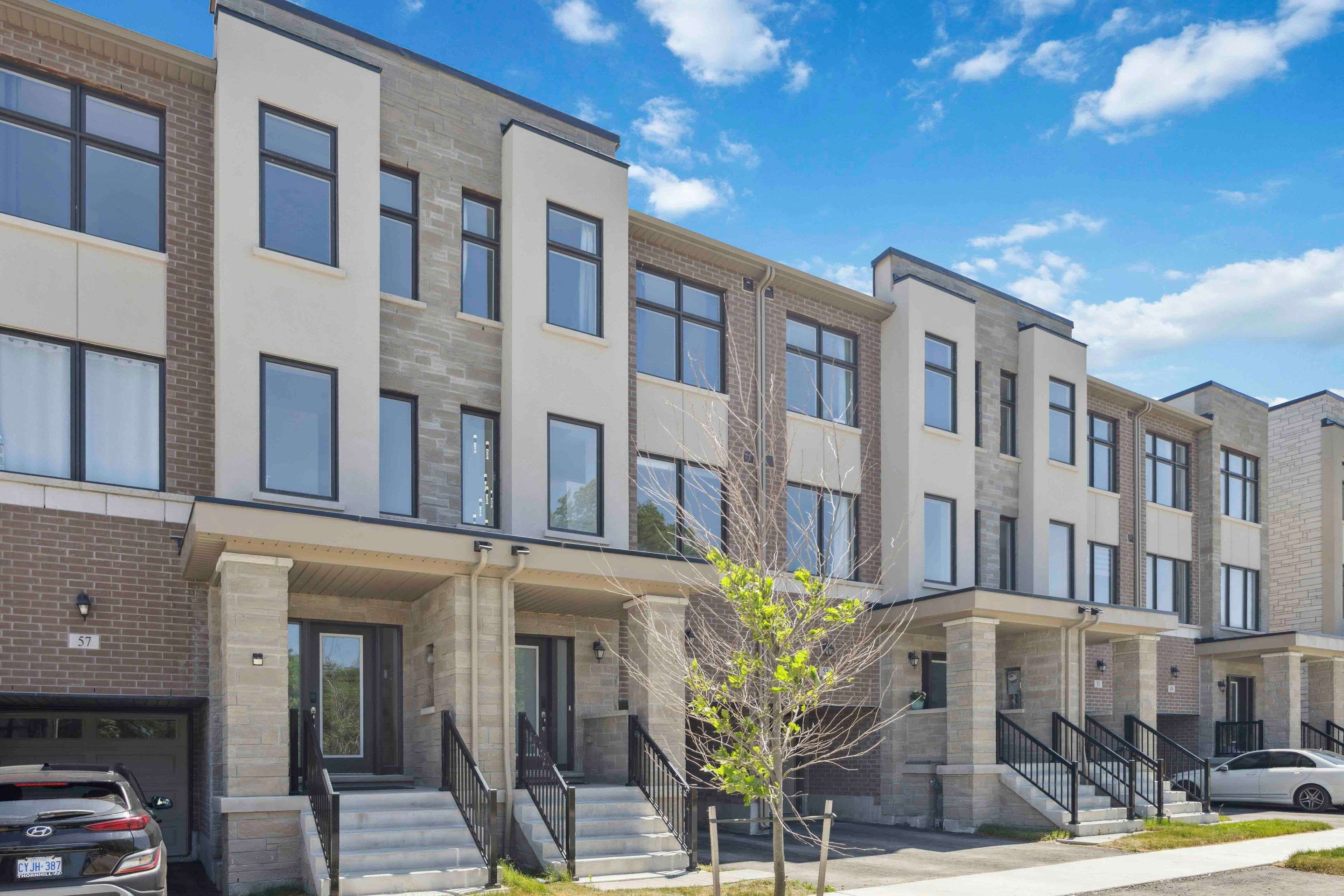 Richmond Hill, ON L4E 1A2,55 Puisaya DR