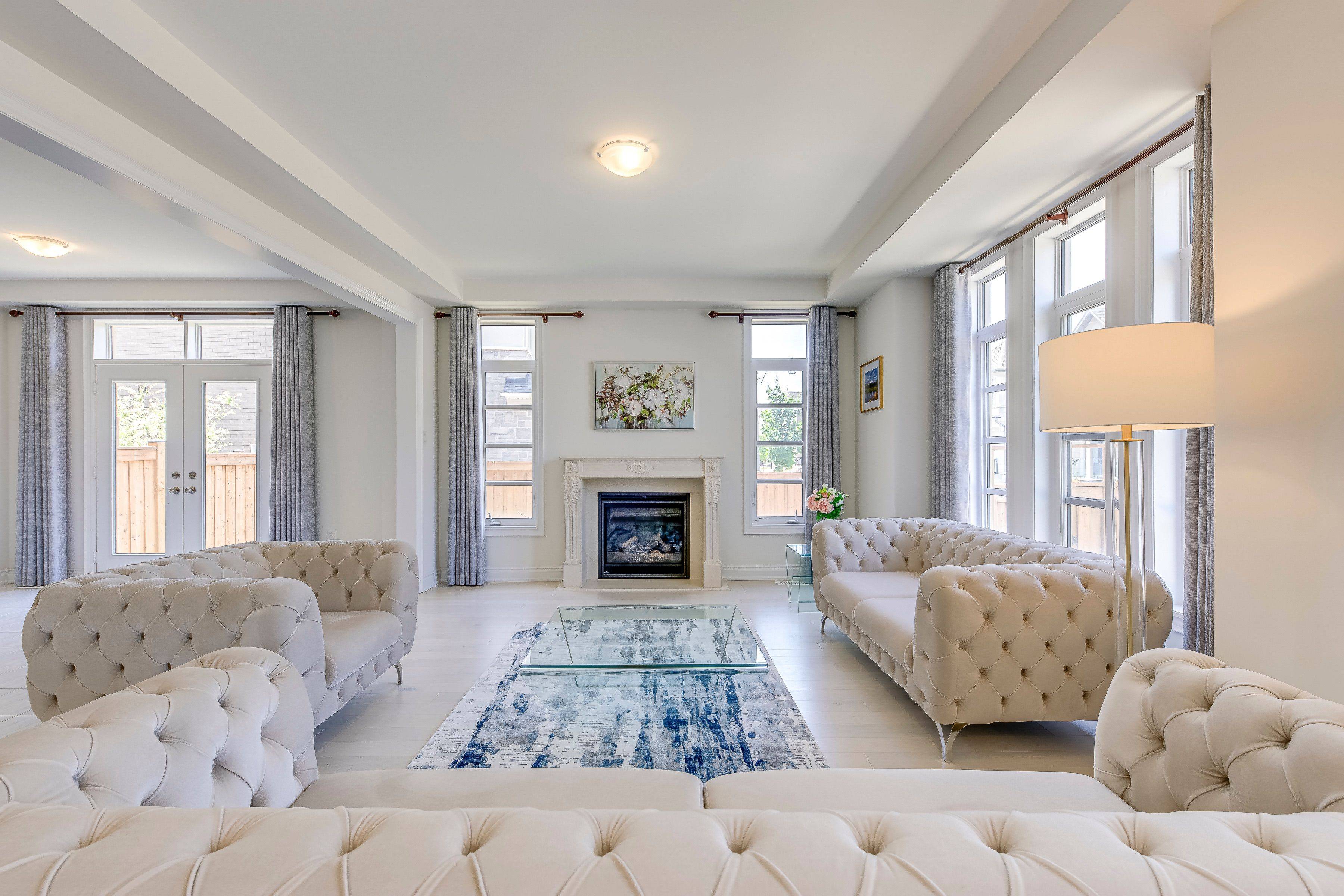 Oakville, ON L6H 0V4,98 Carnegie DR