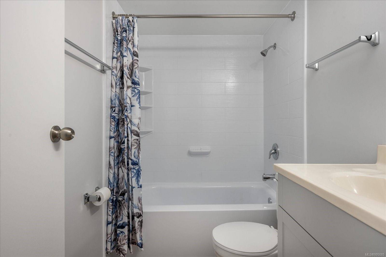 Nanaimo, BC V9T 4B5,3108 Barons Rd #405