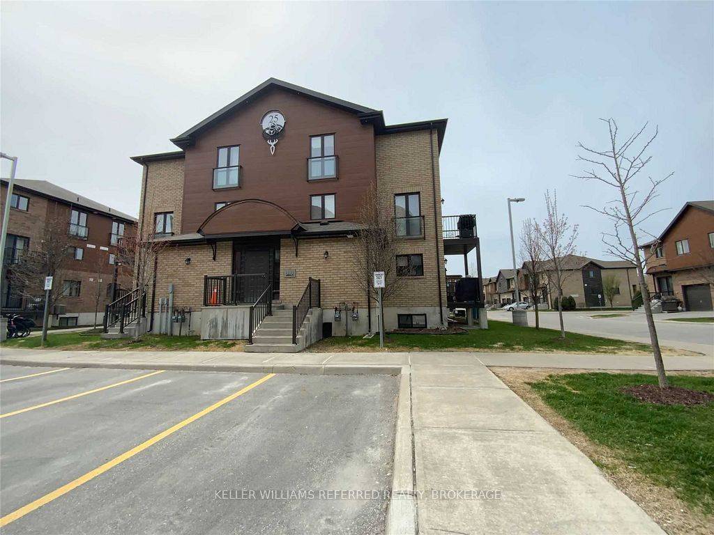 Barrie, ON L9J 0G8,25 Madelaine DR #2