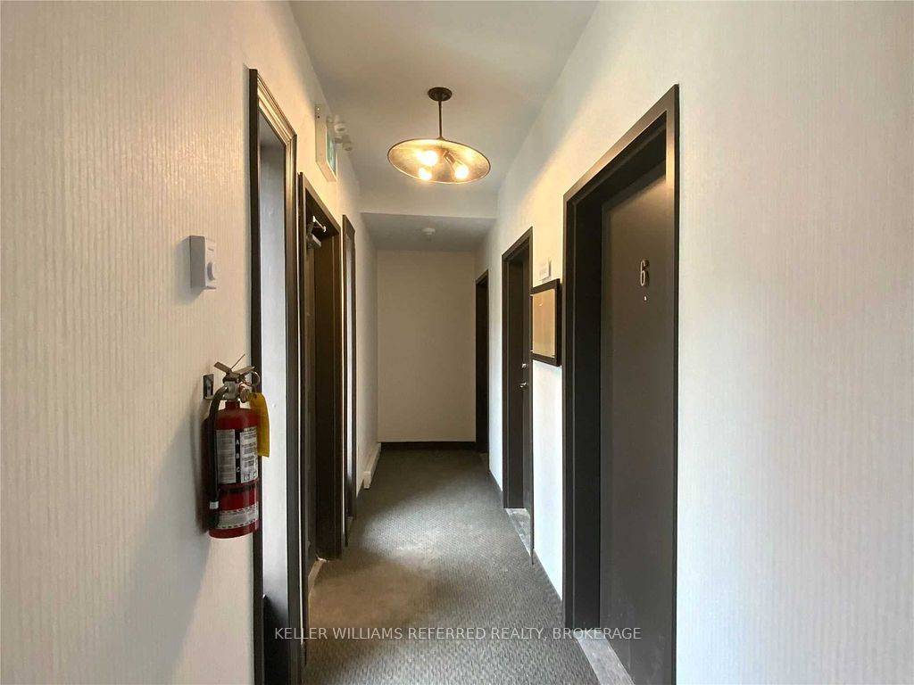 Barrie, ON L9J 0G8,25 Madelaine DR #2