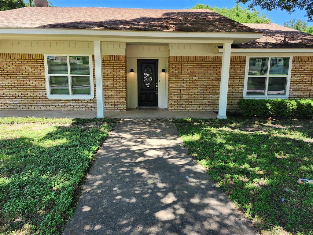 Desoto, TX 75115,1217 Greenbriar Drive
