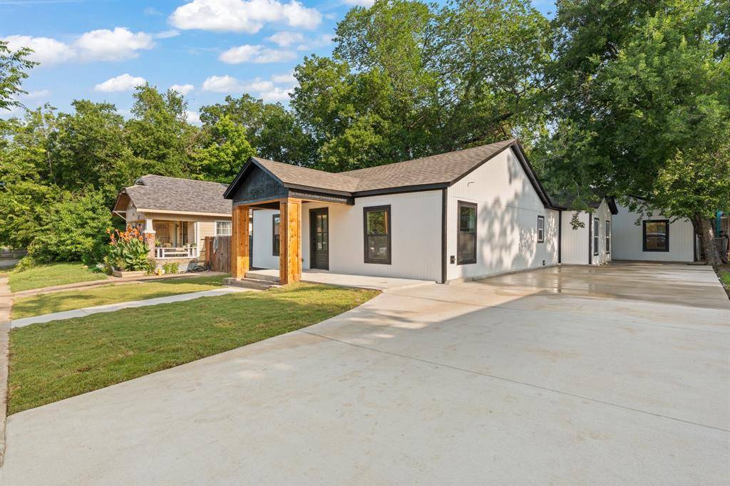 Fort Worth, TX 76105,3009 Avenue H