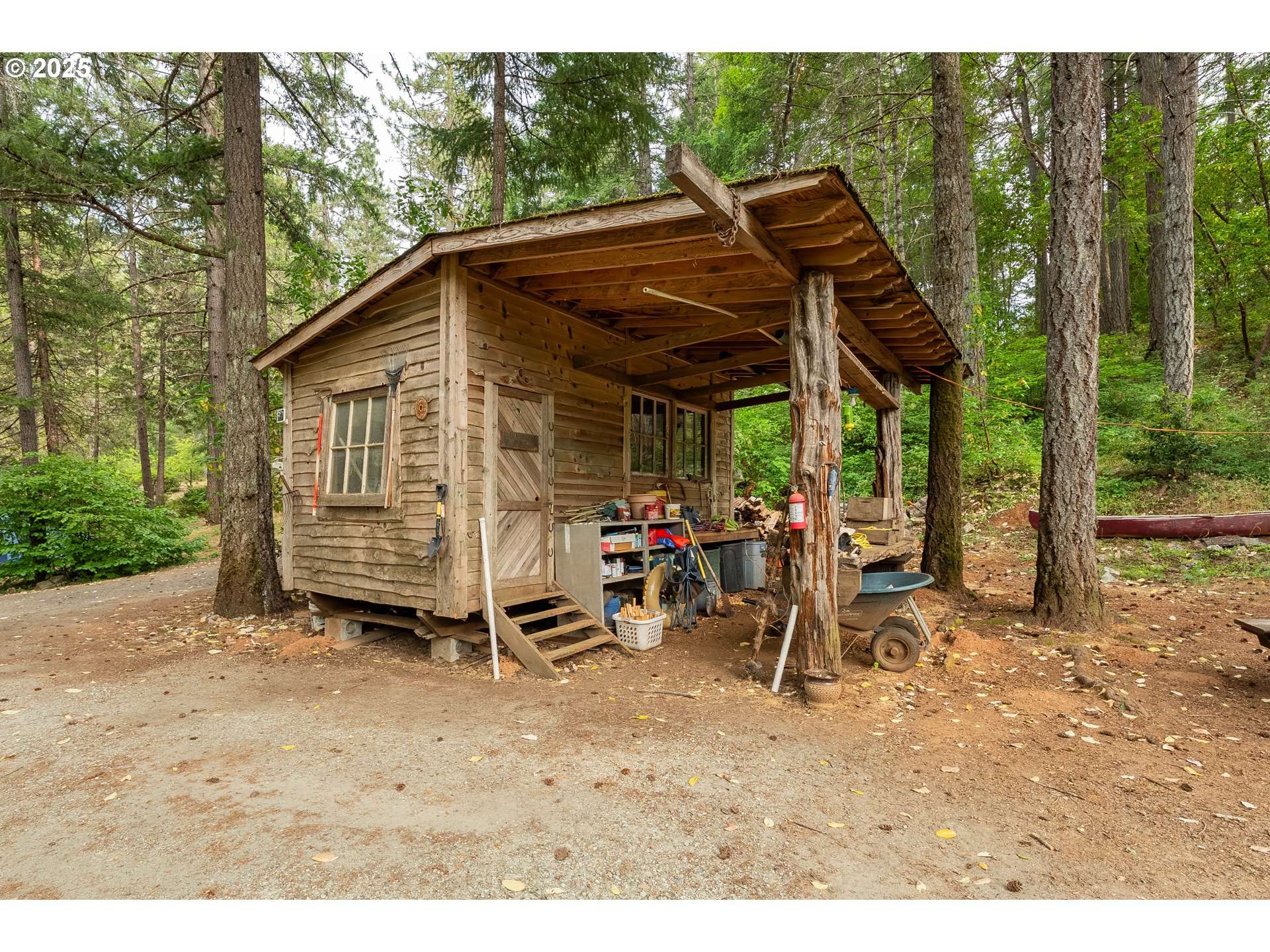 Riddle, OR 97469,5925 COW CREEK RD
