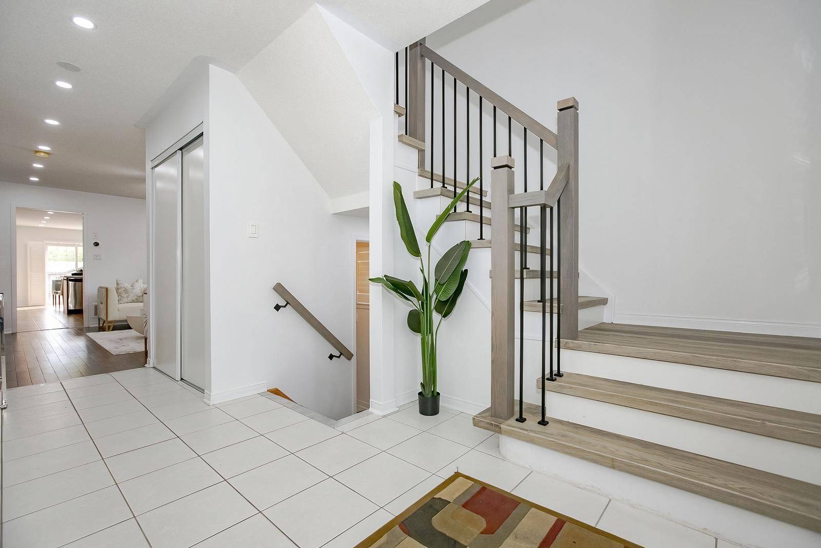 Brampton, ON L6Y 3N3,182 Bufford DR