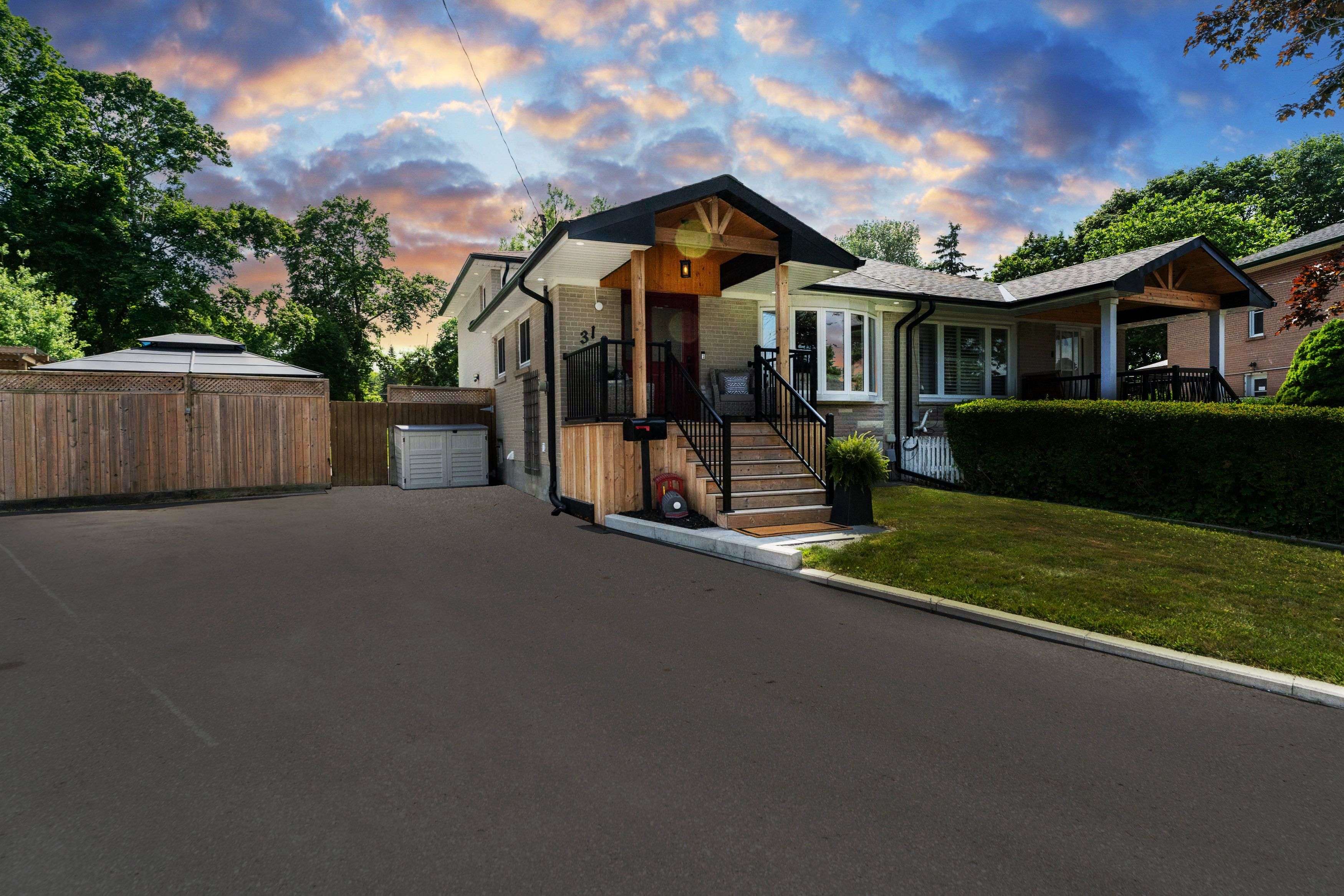 Toronto E10, ON M1E 3G5,31 Pixley CRES