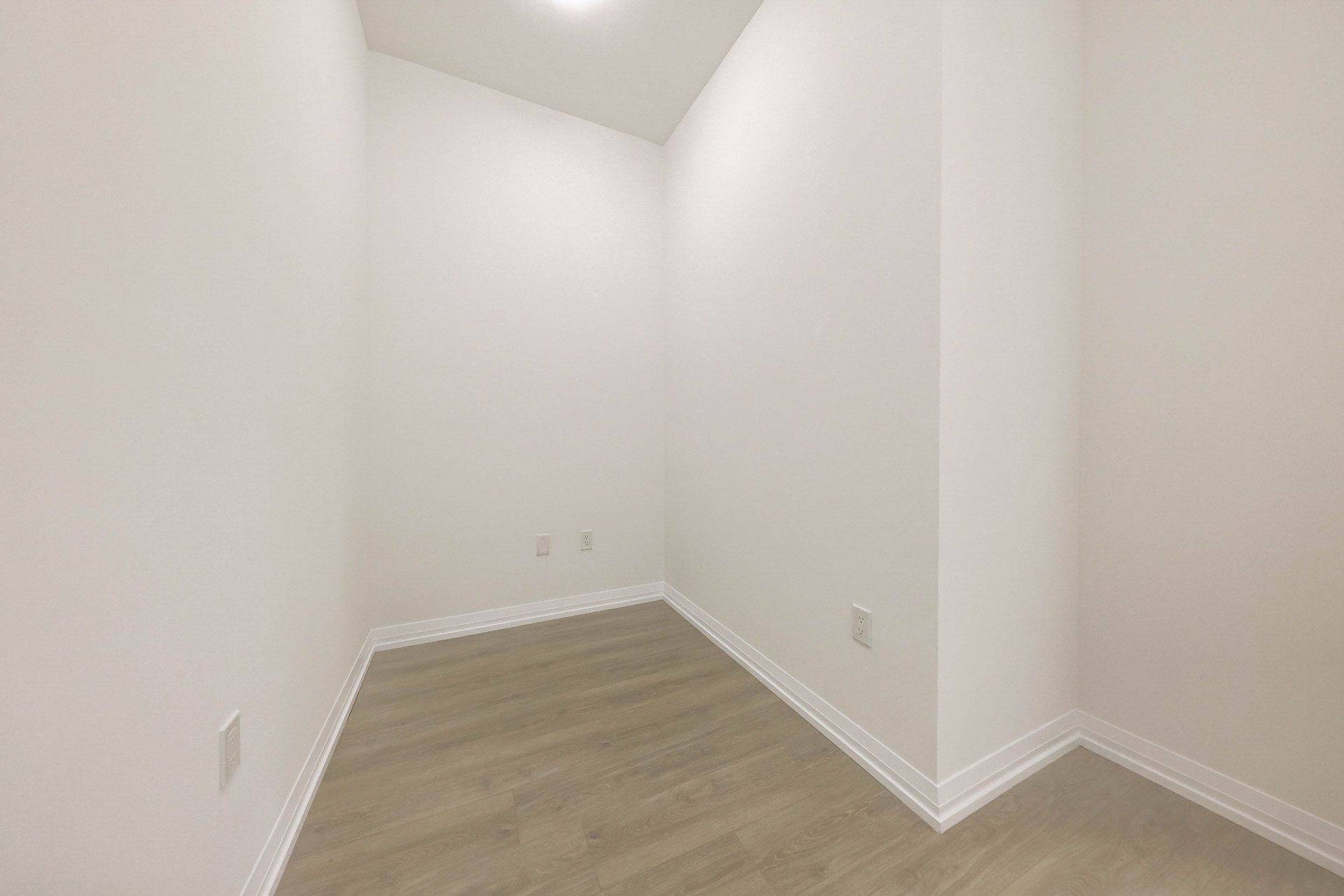 Toronto C10, ON M4S 0E4,50 Dunfield AVE #316