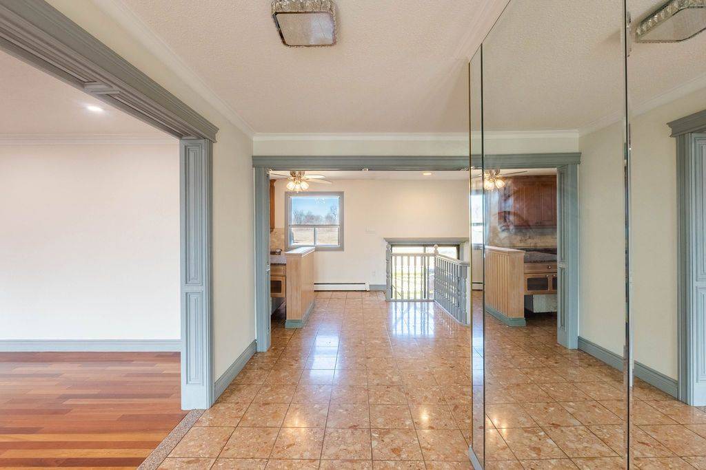Whitchurch-stouffville, ON L4A 2P3,2104 St John's Side RD
