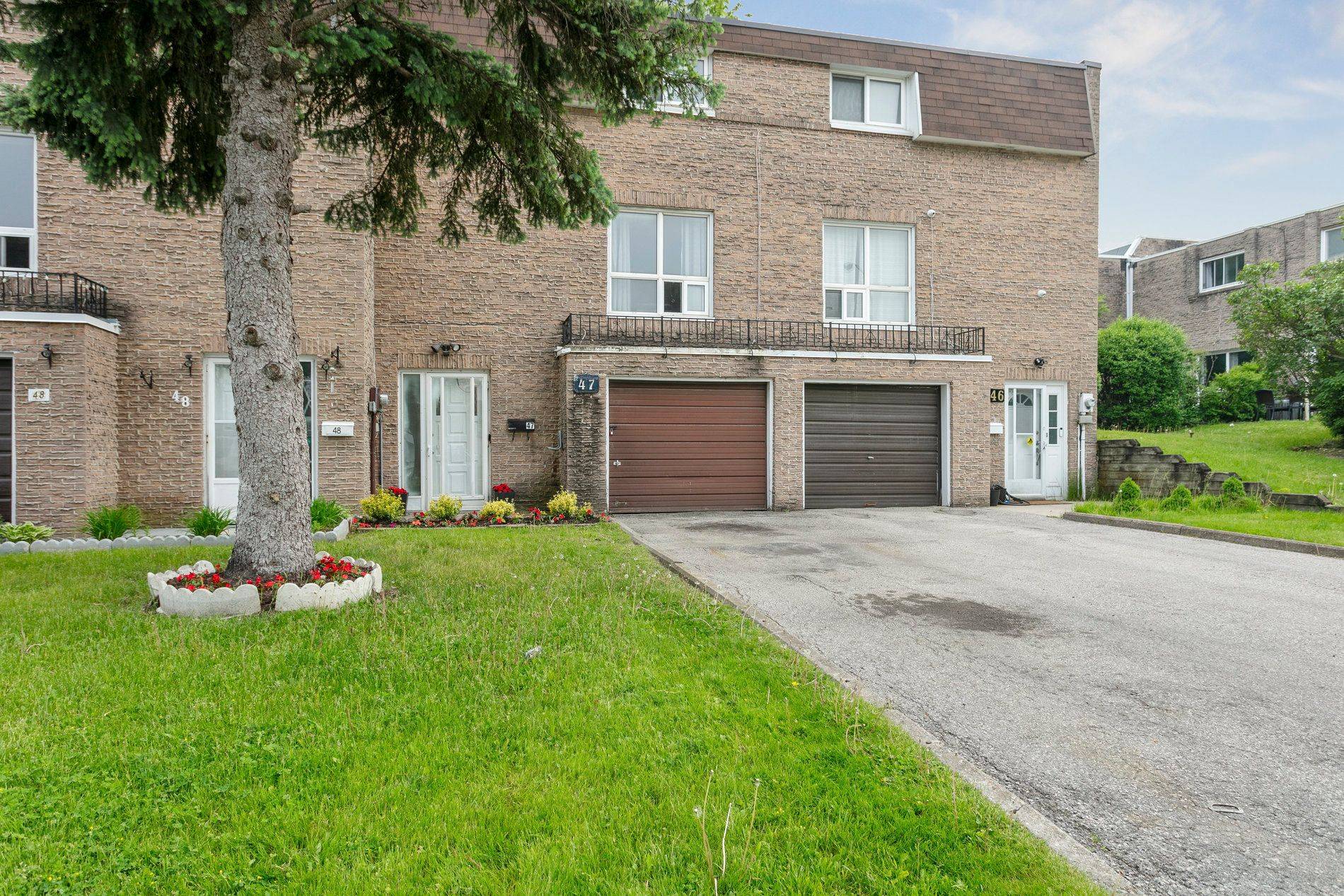 Toronto W10, ON M9V 2G4,39 Lexington AVE #47