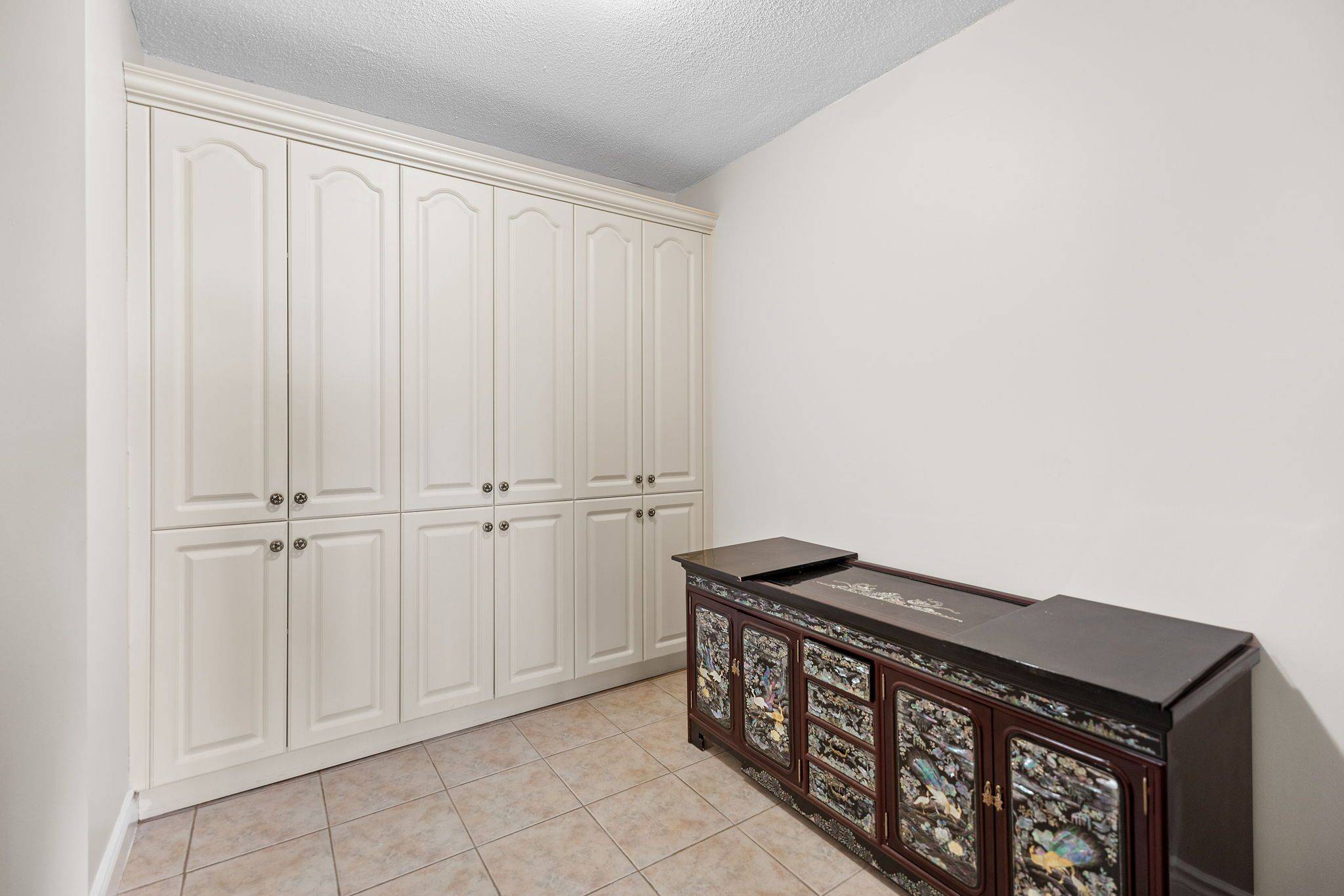 Burlington, ON L7S 2L7,442 Maple AVE #905