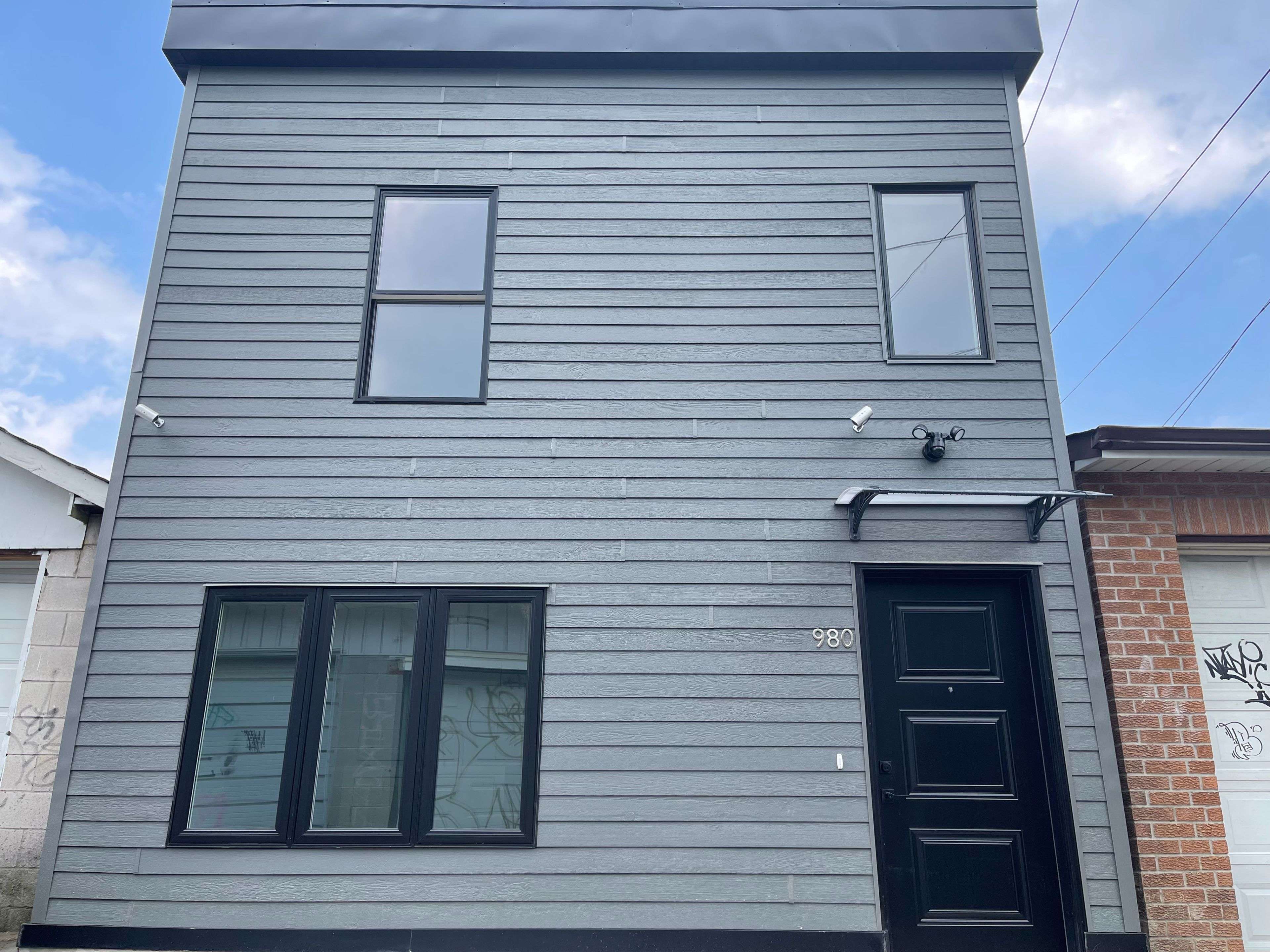 Toronto W02, ON M6G 3V7,980 Ossington AVE #Laneway Suite