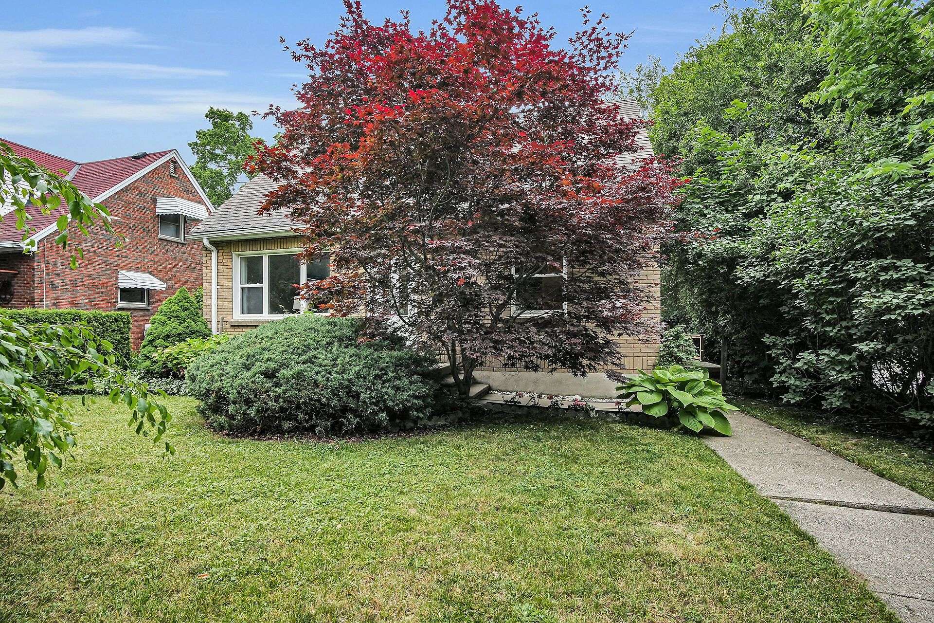 London East, ON N5Y 3Z3,685 Strathmeyer ST