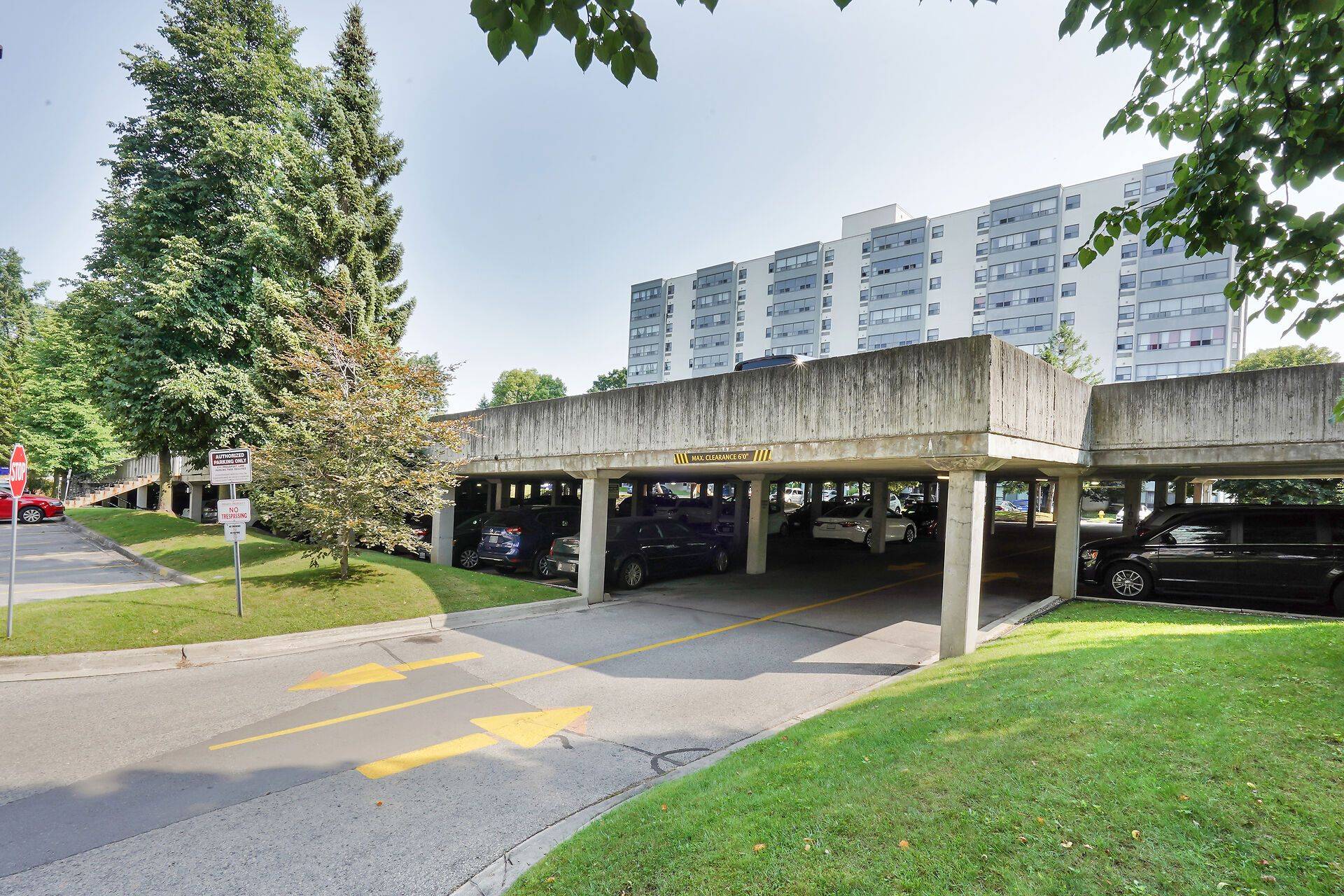 London North, ON N6H 4Z1,570 Proudfoot LN #105