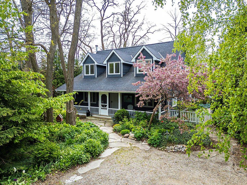 Blue Mountains, ON N0H 1J0,114 Clark ST