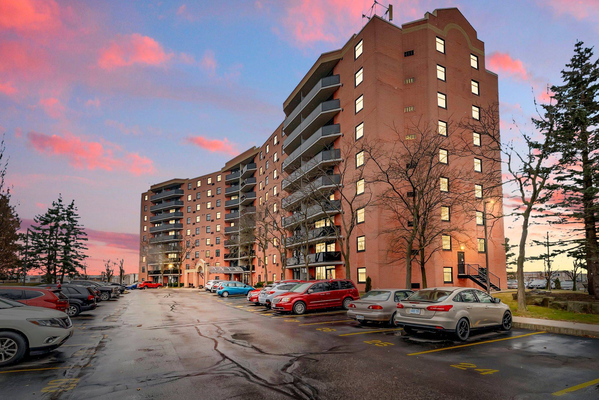 Brantford, ON N3P 1Z5,9 Bonheur CT #902