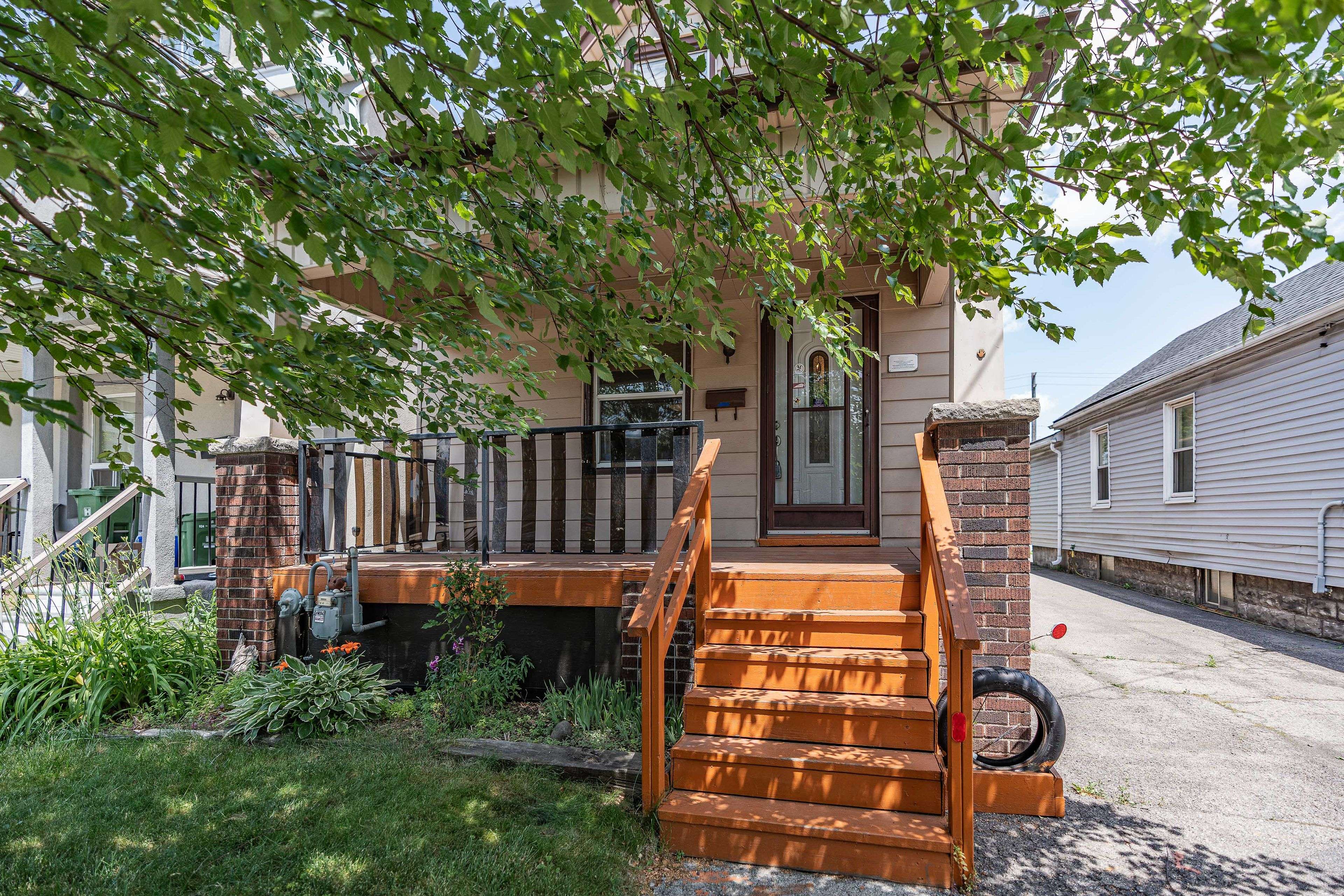 Hamilton, ON L8L 4B7,35 Gertrude ST