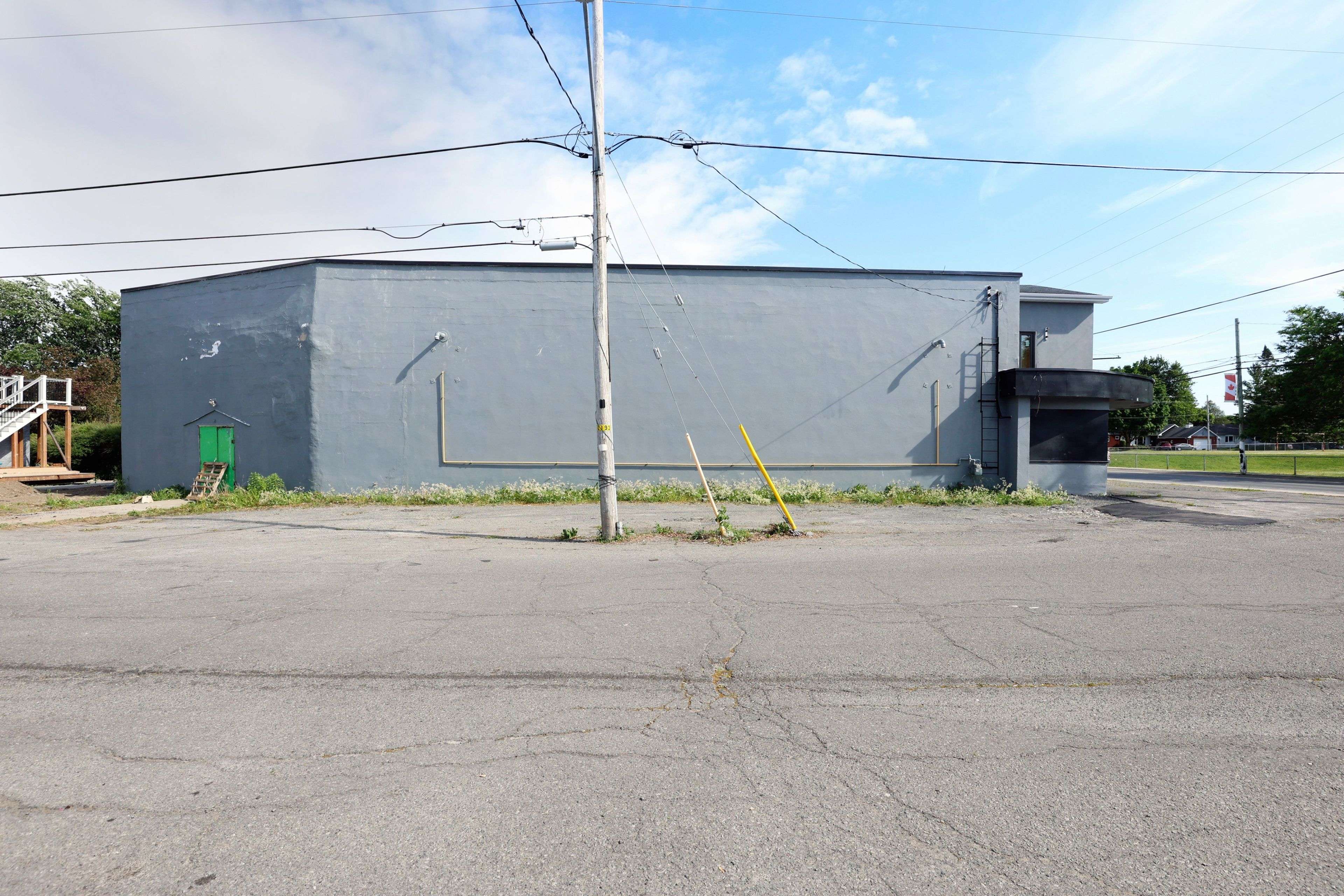 North Dundas, ON K0C 2K0,561 St Lawrence ST
