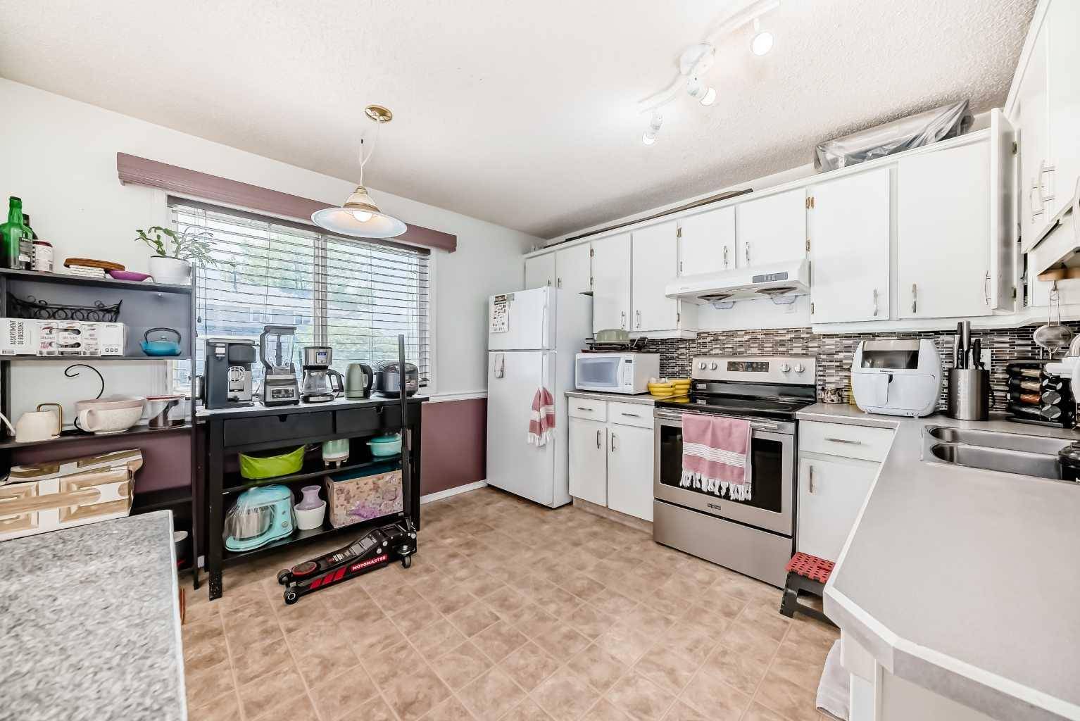 Calgary, AB T3J 1T8,307 Falshire DR NE