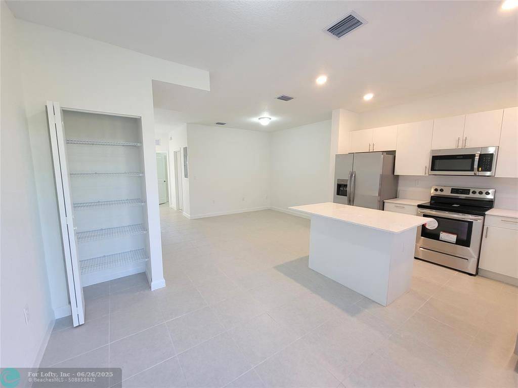 Homestead, FL 33033,[StreetName,UnitNumber,StreetNumber,StreetDirPrefix]