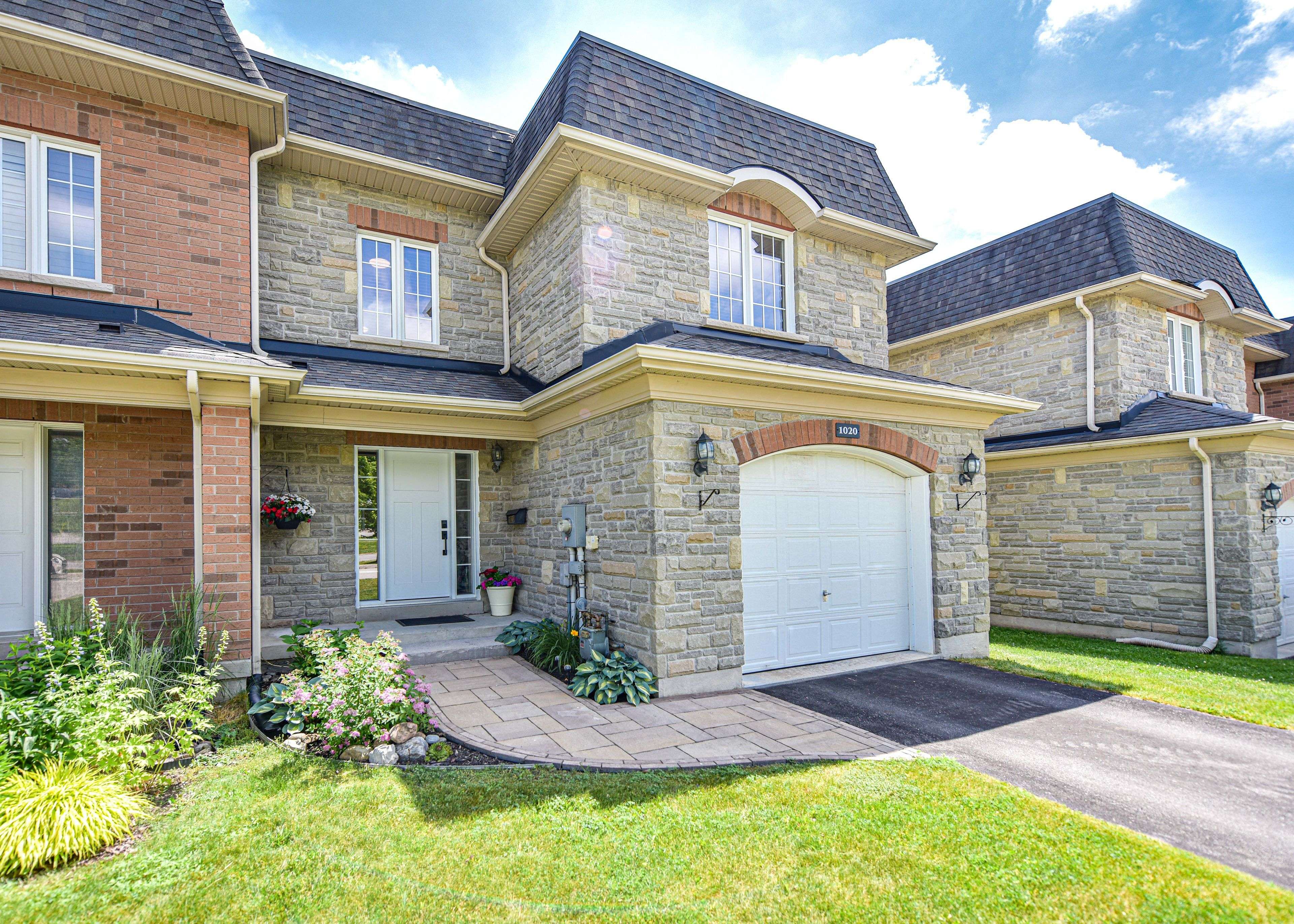 Orillia, ON L3V 7E8,1020 Mississaga ST W