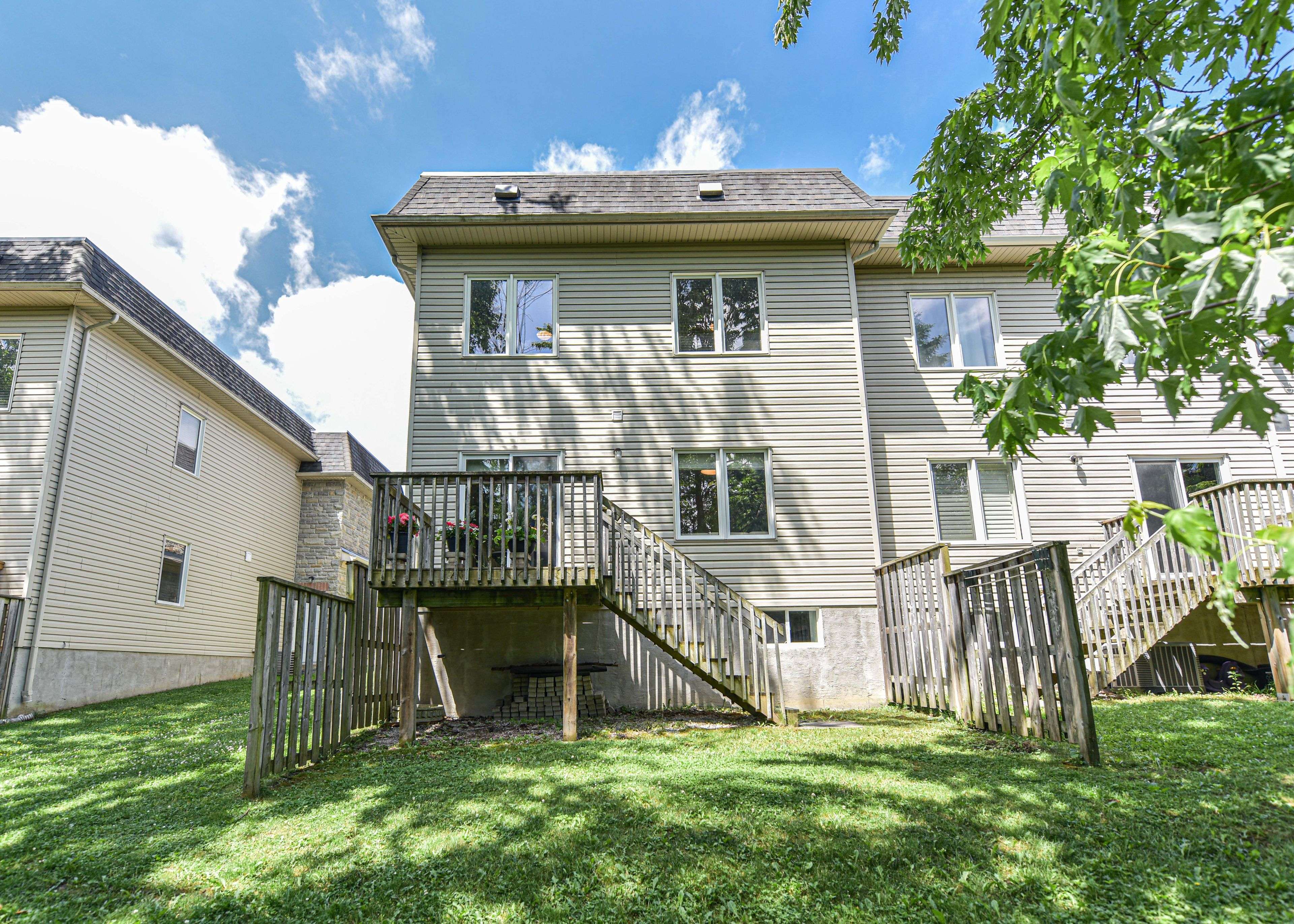 Orillia, ON L3V 7E8,1020 Mississaga ST W