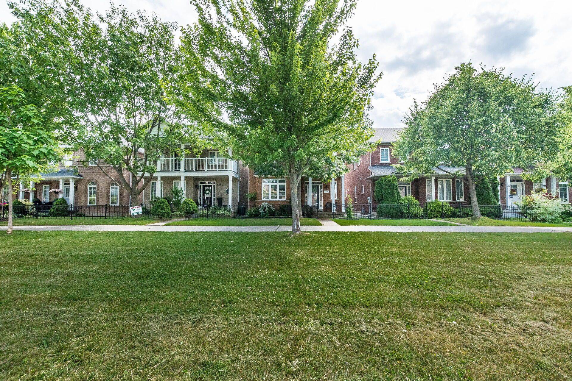 Mississauga, ON L5M 7E8,5650 Passion Flower BLVD