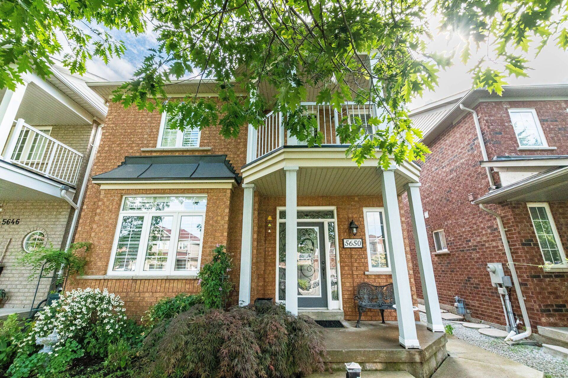 Mississauga, ON L5M 7E8,5650 Passion Flower BLVD