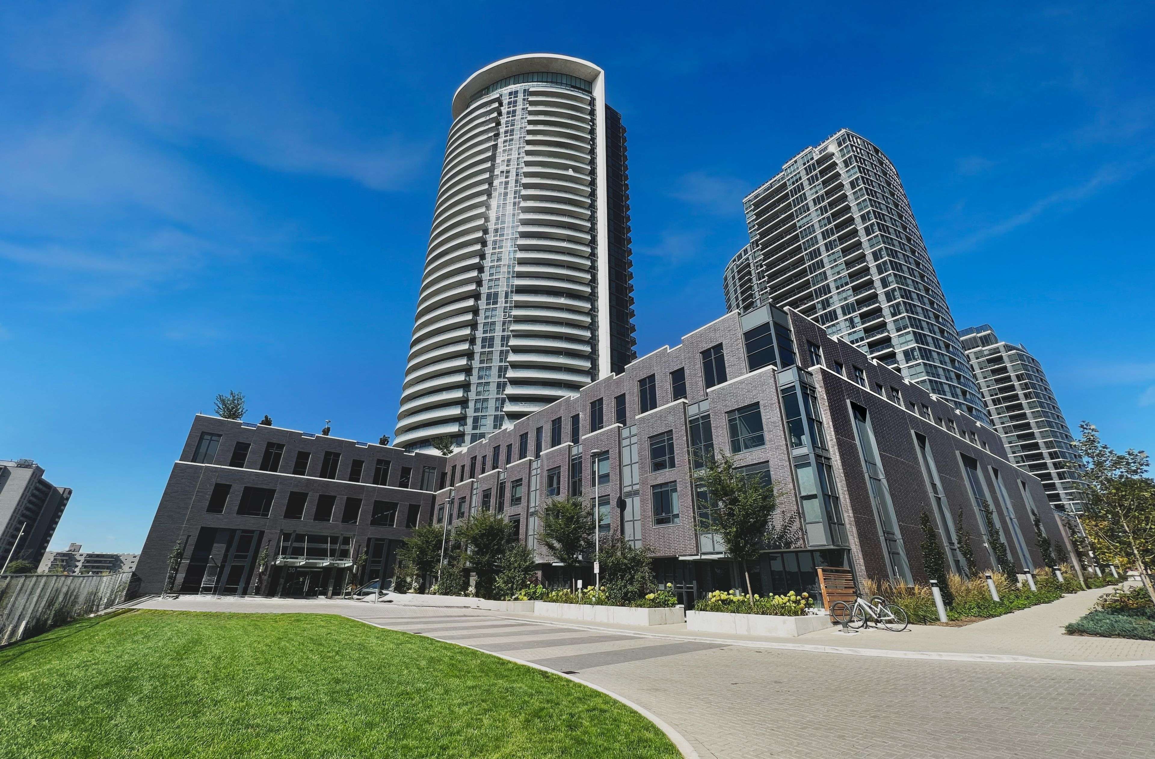 Toronto W08, ON M9B 0E4,30 Gibbs RD #2609