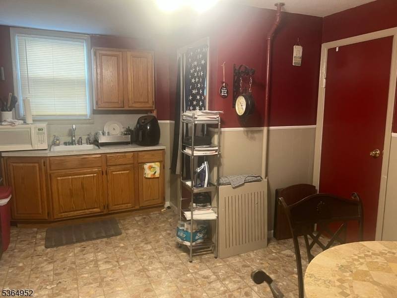 Newark City, NJ 07105,255 E Kinney St